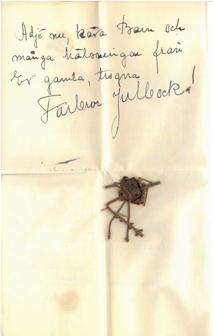 Kellastuneella paperille on keskelle arkkia tekstin alle kiinnitetty joulupukin sinetti.